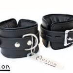 Avalon - ALCHEMY - Polstrede Håndcuffs - Svart 