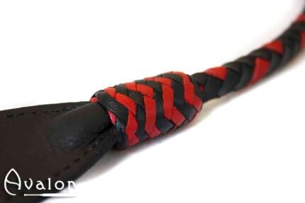 Avalon - WYVERN - Kort bullwhip, Sort og rød