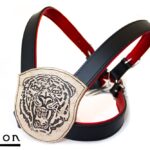 Avalon - ANIMAL - Harness med Tigertrykk - Svart og Rød